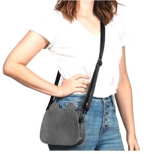 Super cute cat shoulder bag! Adorable 😺